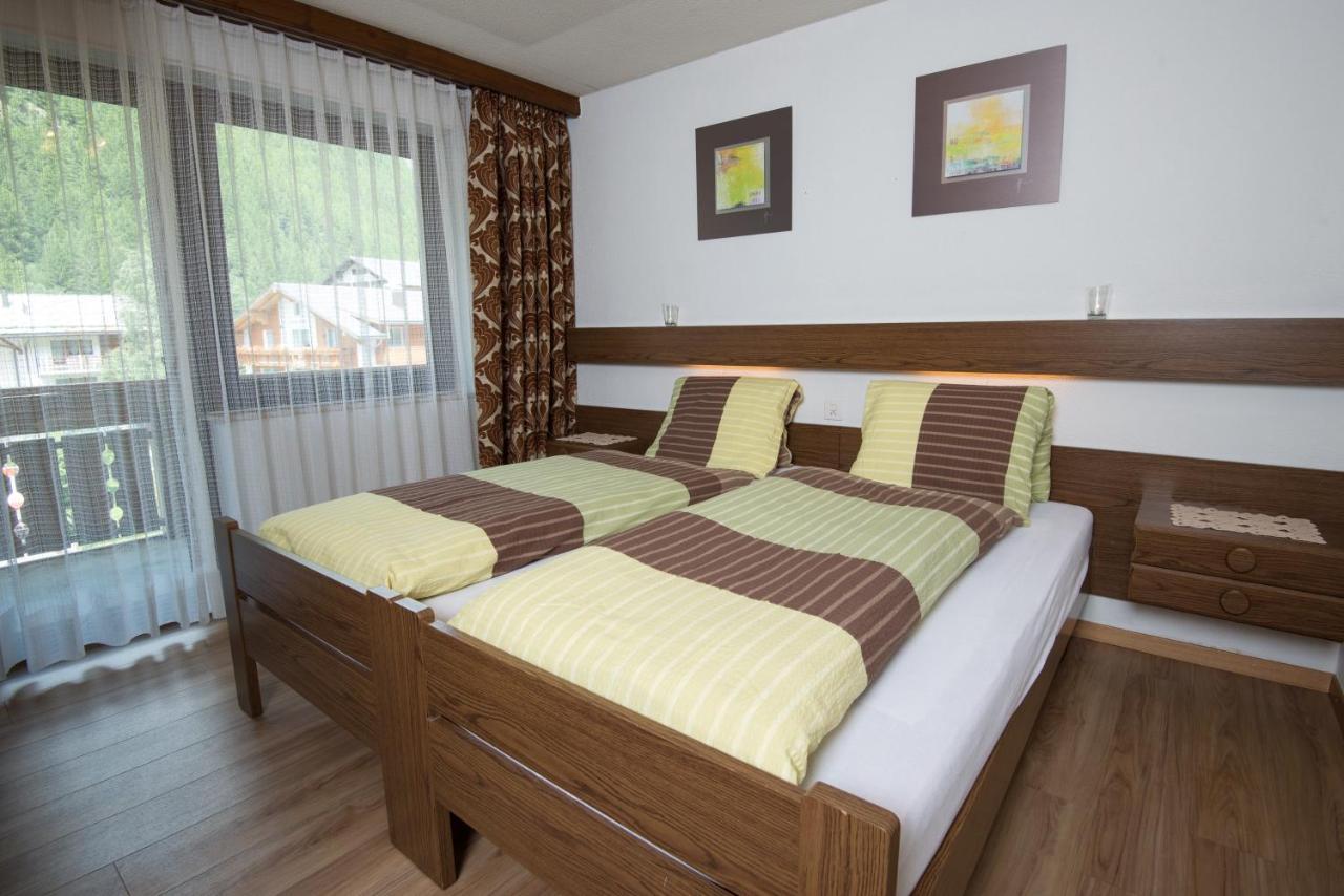 Ferienhaus Adonis Saas-Grund Camera foto
